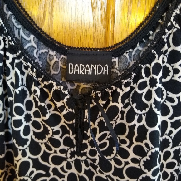 Raranda White/Black tank top size large - Picture 4 of 4